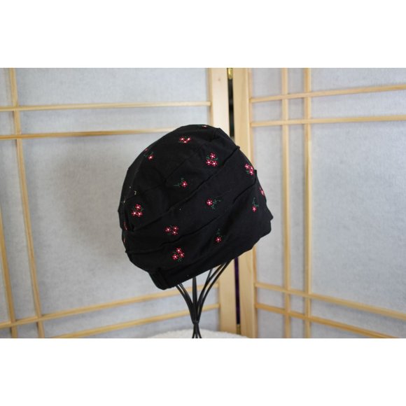 Cardani/OSFM/Beanie/Black with red flowers - Picture 4 of 7